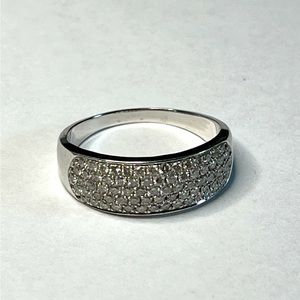 10k white gold diamond ring